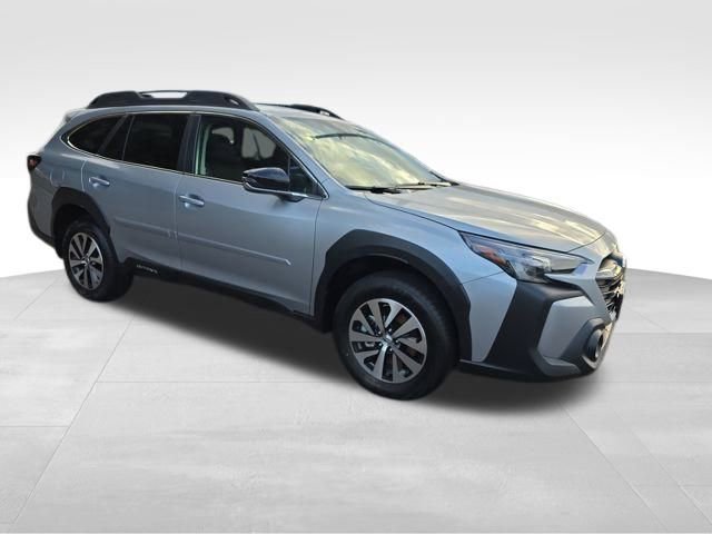 2025 Subaru Outback Premium's photo