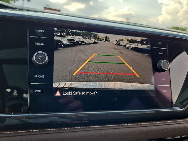 2022 Volkswagen Taos SEL photo 10
