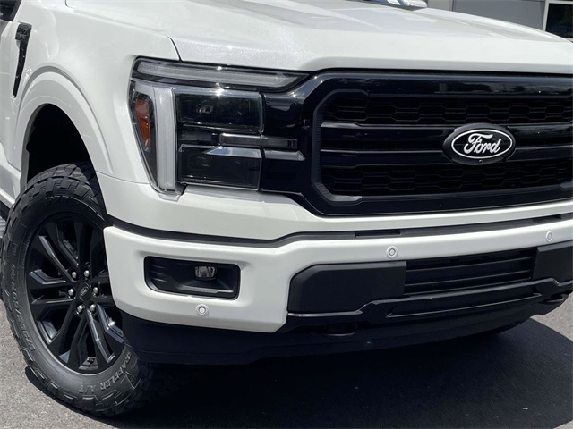 2025 Ford F-150 Lariat photo 2