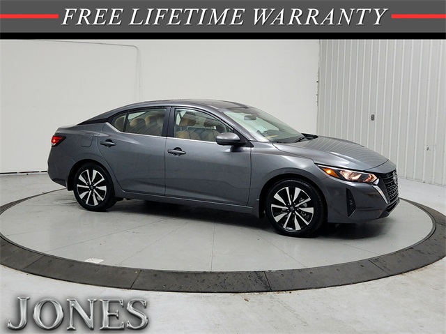 2025 Nissan Sentra SV's photo