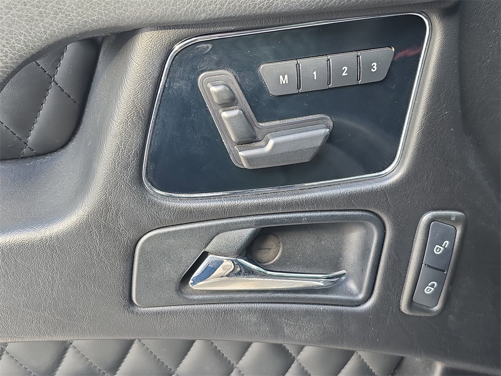 2016 Mercedes Benz G 63 photo 16