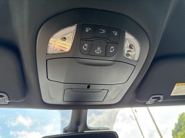 2025 Chrysler Voyager LX photo 38
