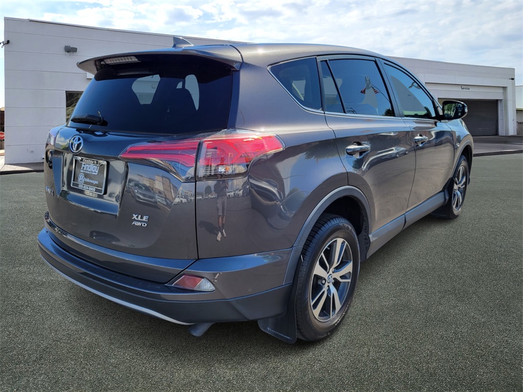 2018 Toyota RAV4 XLE photo 4