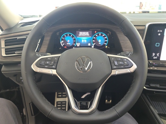 2025 Volkswagen Atlas SEL Premium R-Line photo 13