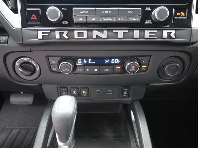 2025 Nissan Frontier SV photo 3