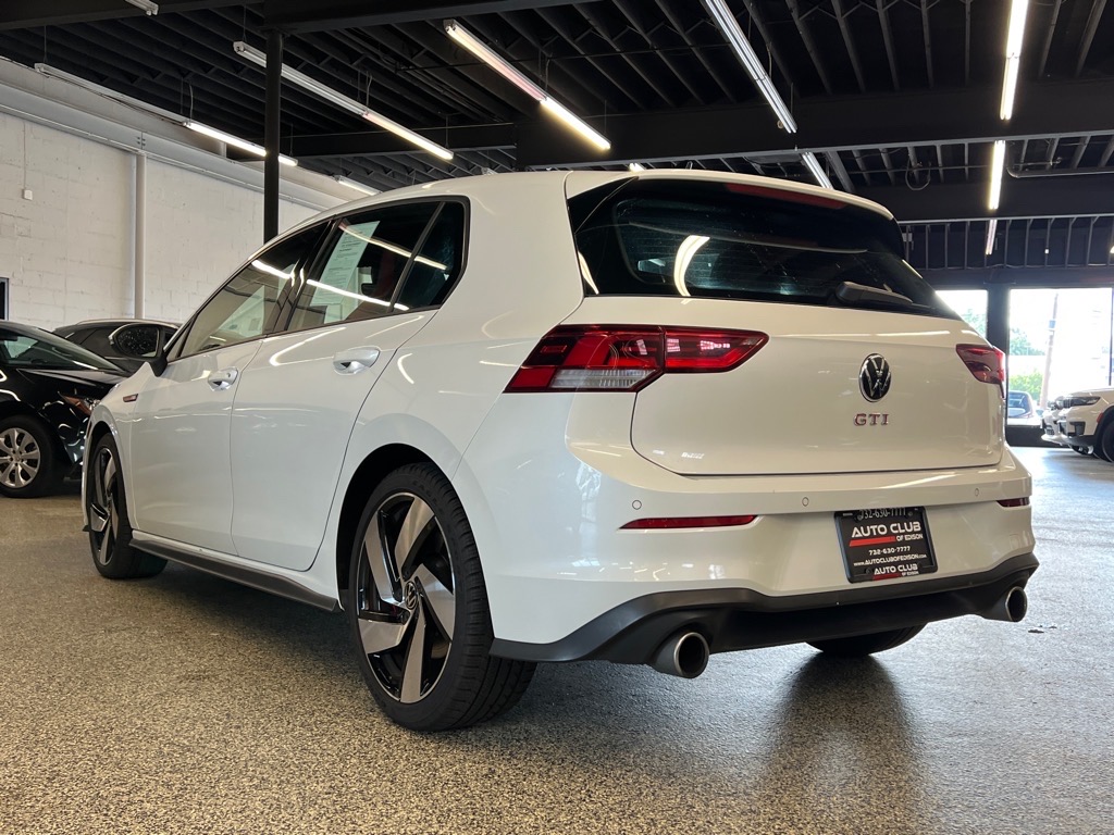 2024 Volkswagen Golf GTI S photo 4