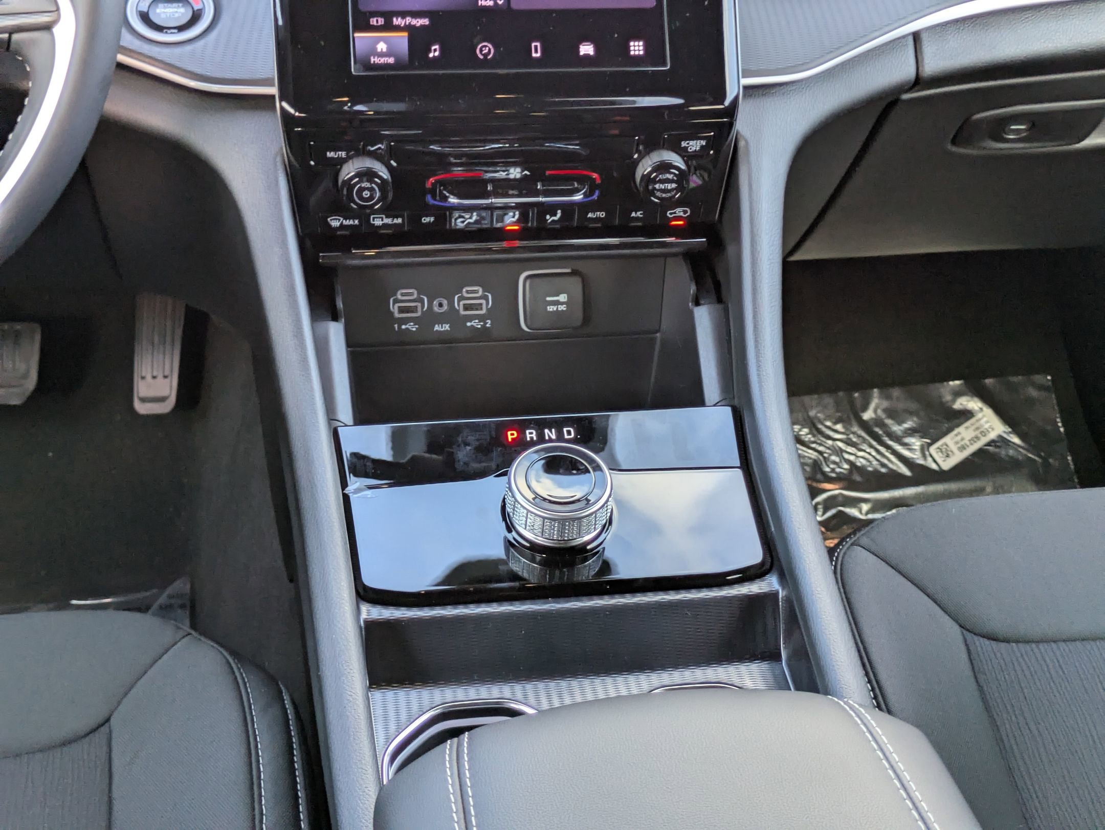 2025 Jeep Grand Cherokee Laredo X photo 15