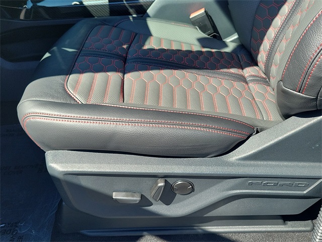 2025 Ford F-150 Lariat photo 15