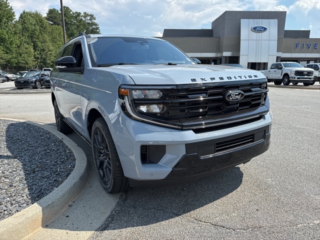 2025 Ford Expedition Platinum photo 3