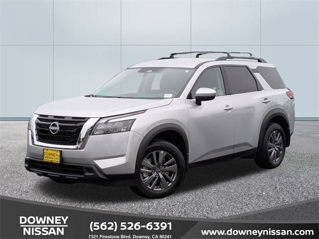 2025 Nissan Pathfinder SV's photo
