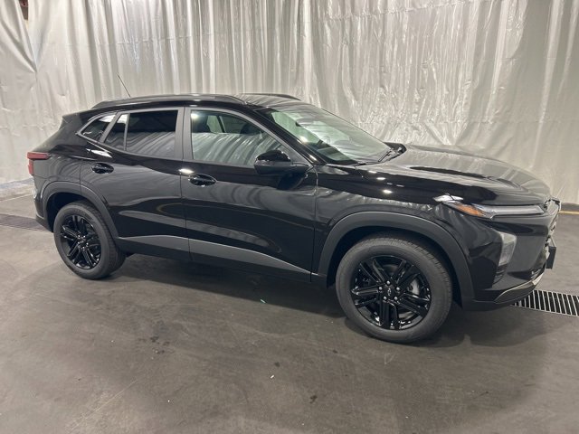 2025 Chevrolet Trax ACTIV photo 2