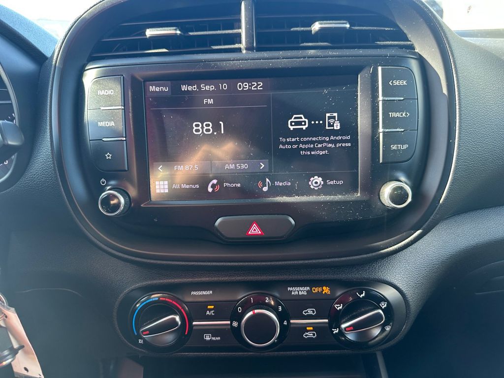2022 Kia Soul LX photo 10