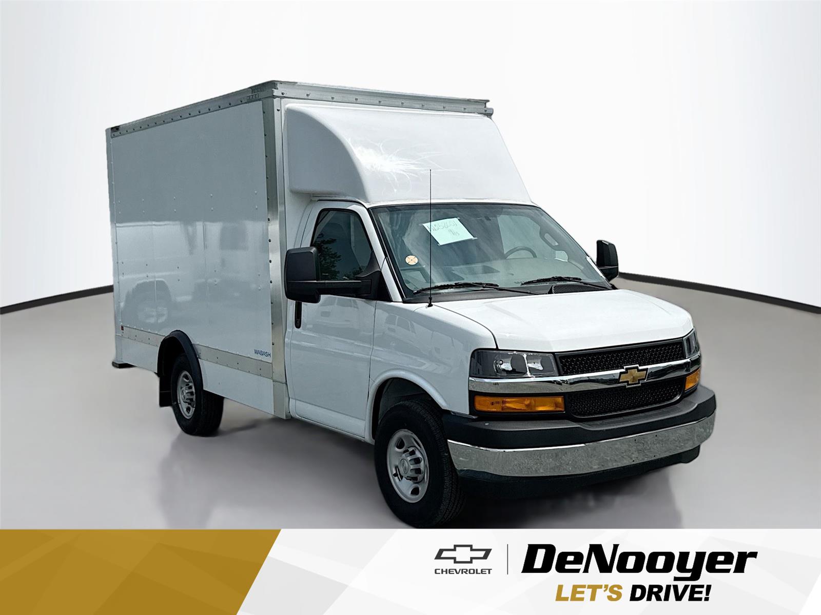 2024 Chevrolet Express Cutaway Base's photo
