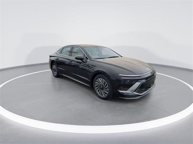 2025 Hyundai Sonata Hybrid SEL photo 2