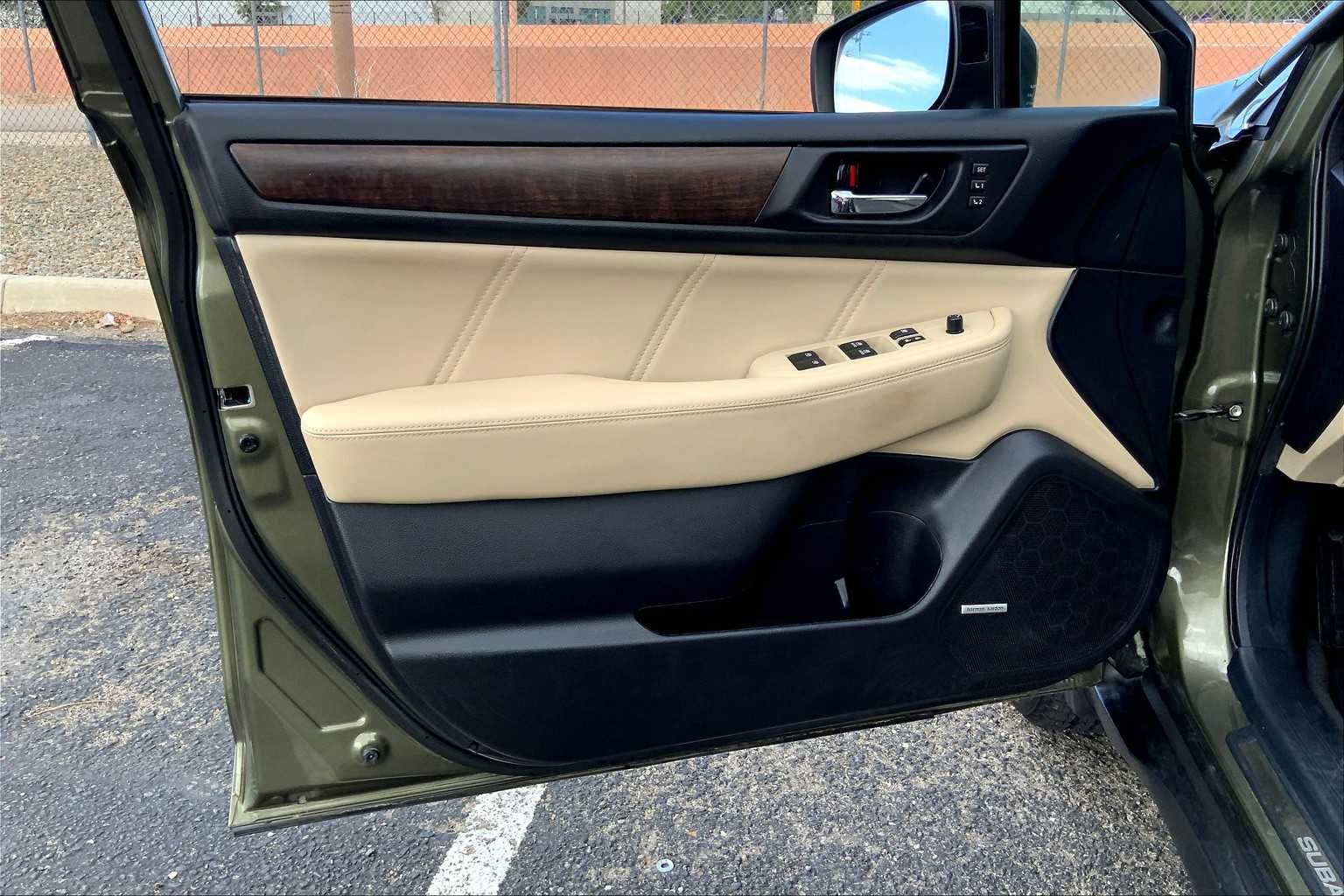 2019 Subaru Outback Limited photo 18