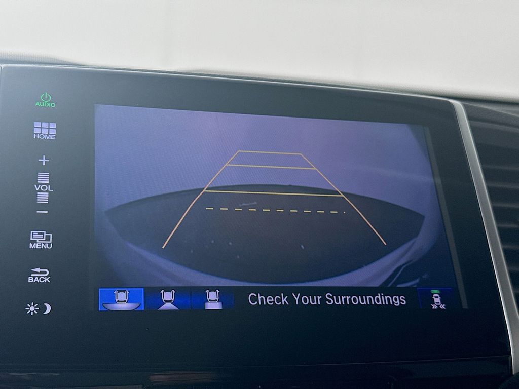 2016 Honda Pilot Elite photo 14