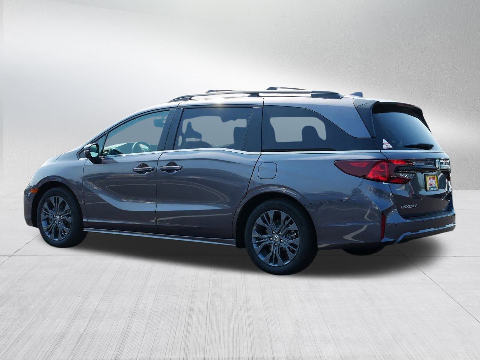 2026 Honda Odyssey Touring photo 5
