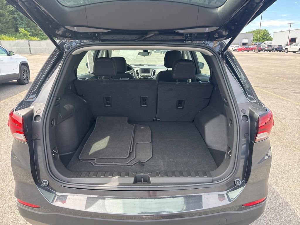 2022 Chevrolet Equinox LS photo 13