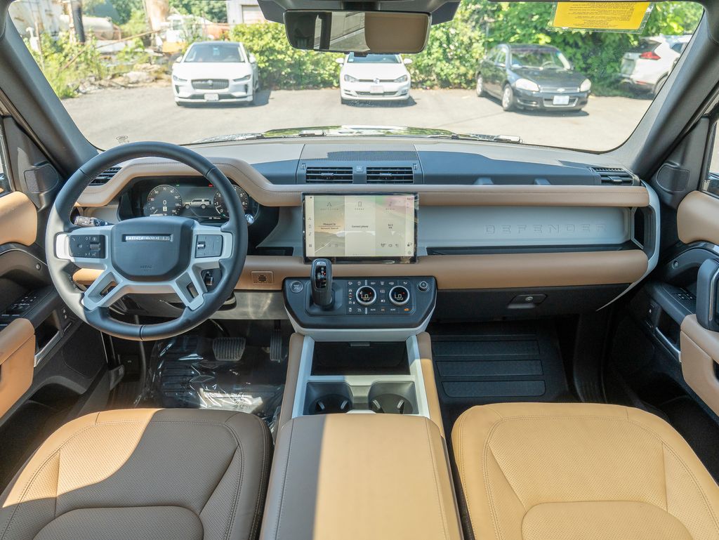 2025 Land Rover Defender 130 S photo 14