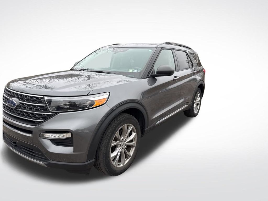 2022 Ford Explorer XLT photo 2