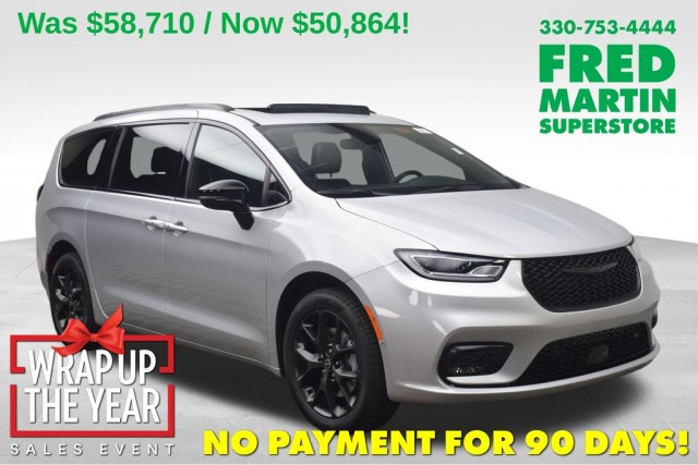 2026 Chrysler Pacifica Limited's photo