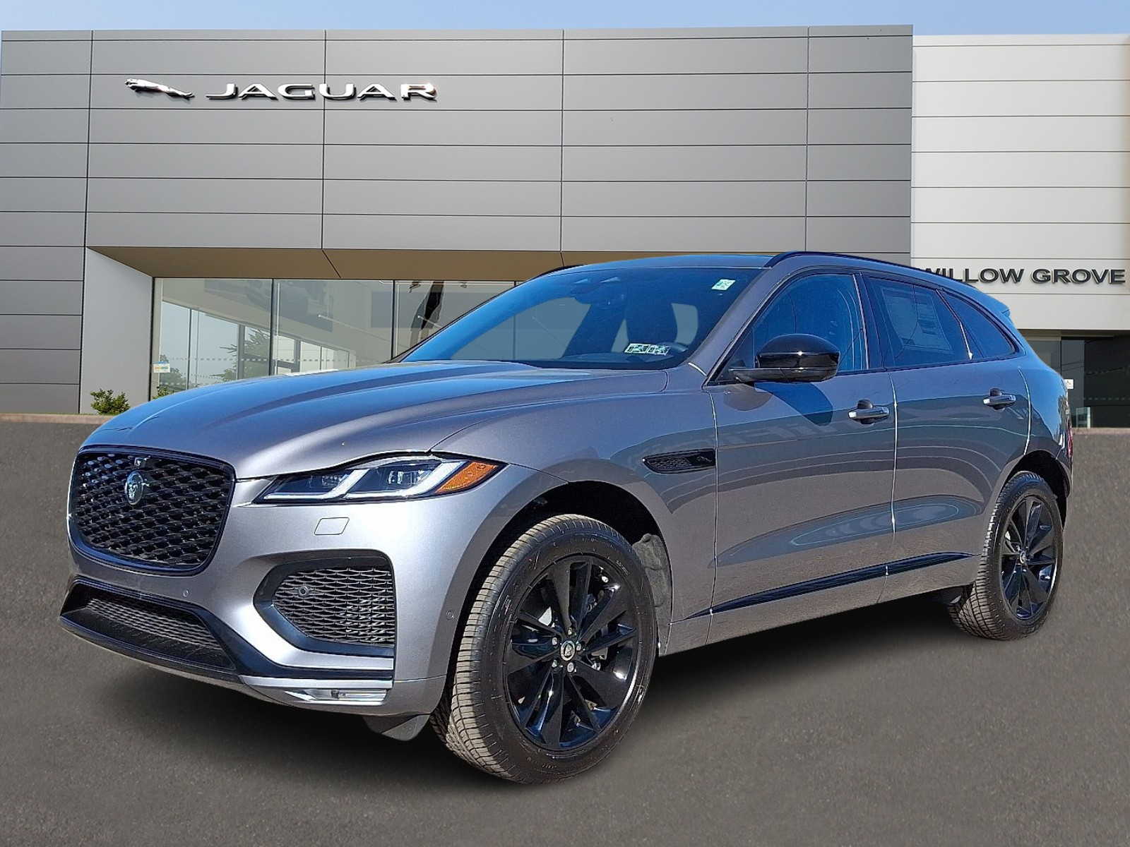 2026 Jaguar F-Pace R-Dynamic S's photo