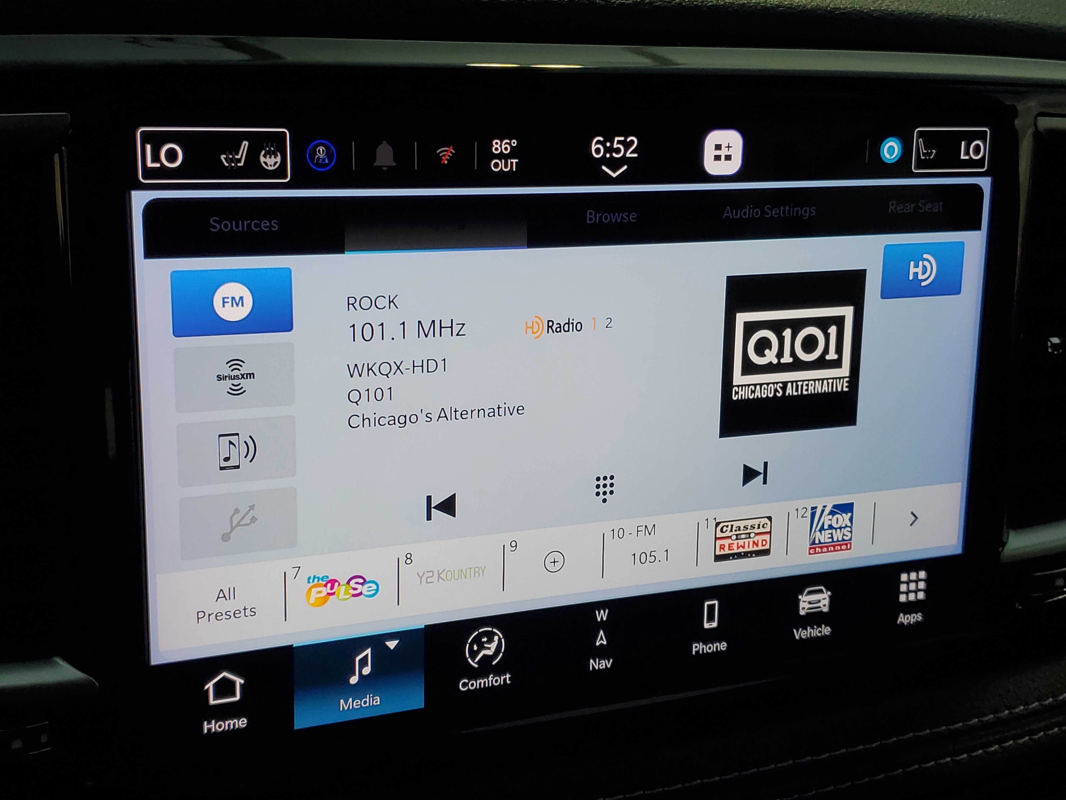 2022 Chrysler Pacifica Limited Hybrid photo 7