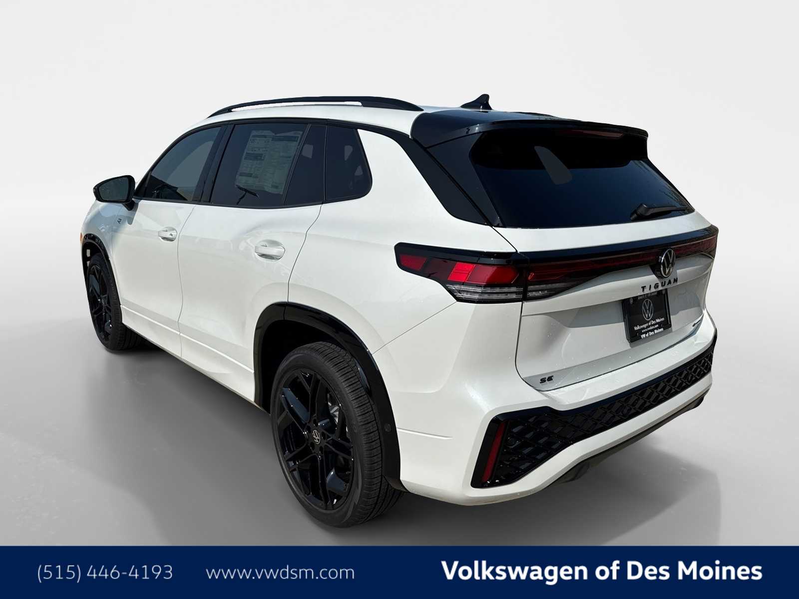 2025 Volkswagen Tiguan SE R-Line Black photo 4