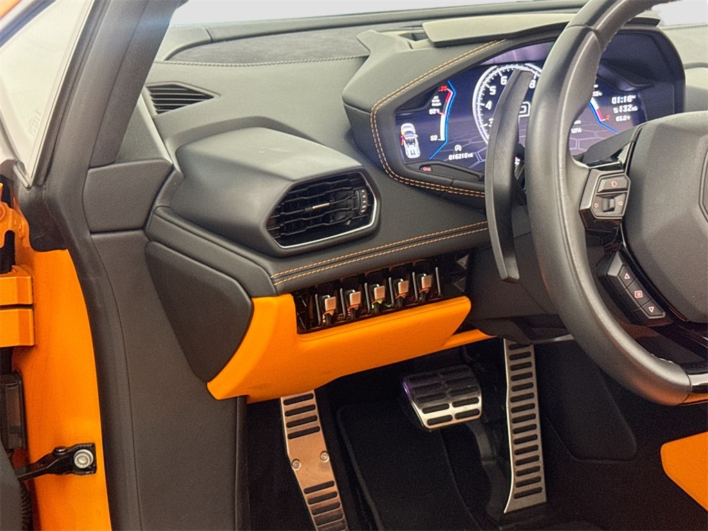 2020 Lamborghini Huracan Evo Spyder photo 10