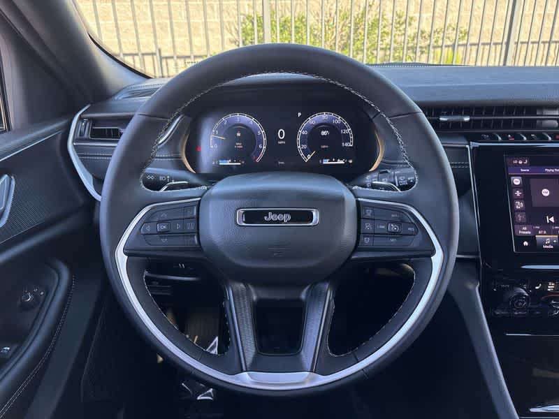 2025 Jeep Grand Cherokee Altitude photo 17
