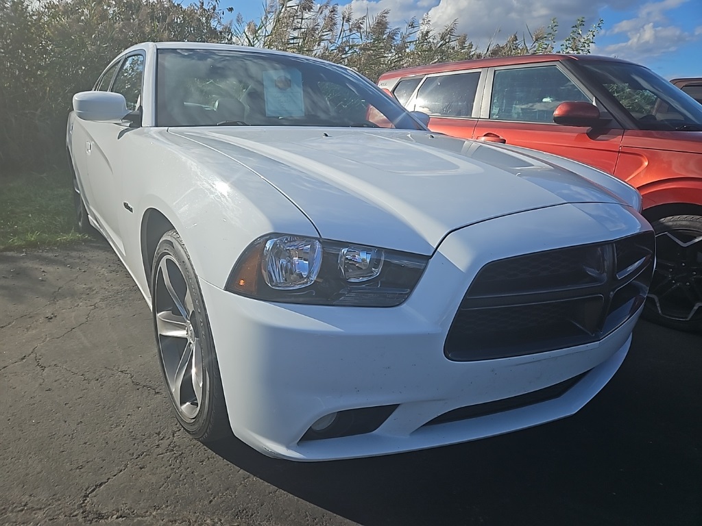 2014 Dodge Charger SXT photo 2