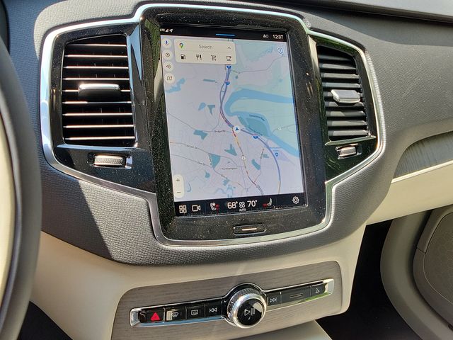 2025 Volvo XC90 AWD Plus photo 12