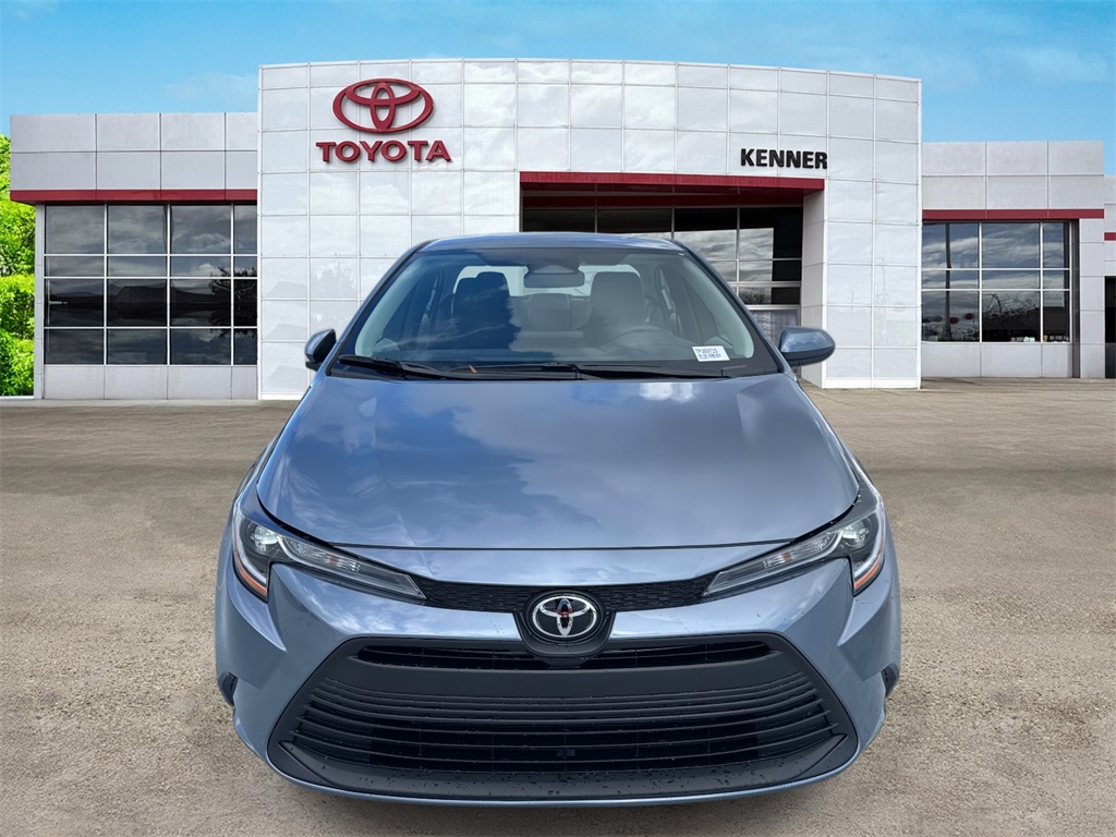 2026 Toyota Corolla LE photo 2