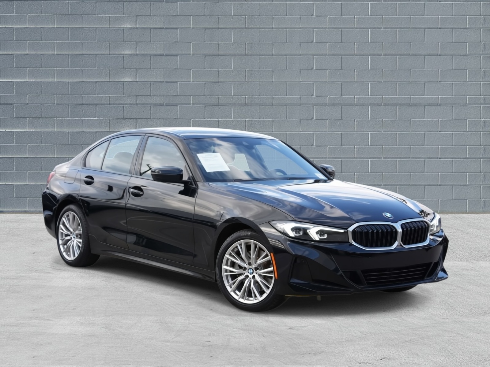 2023 BMW 3 Series 330i's photo