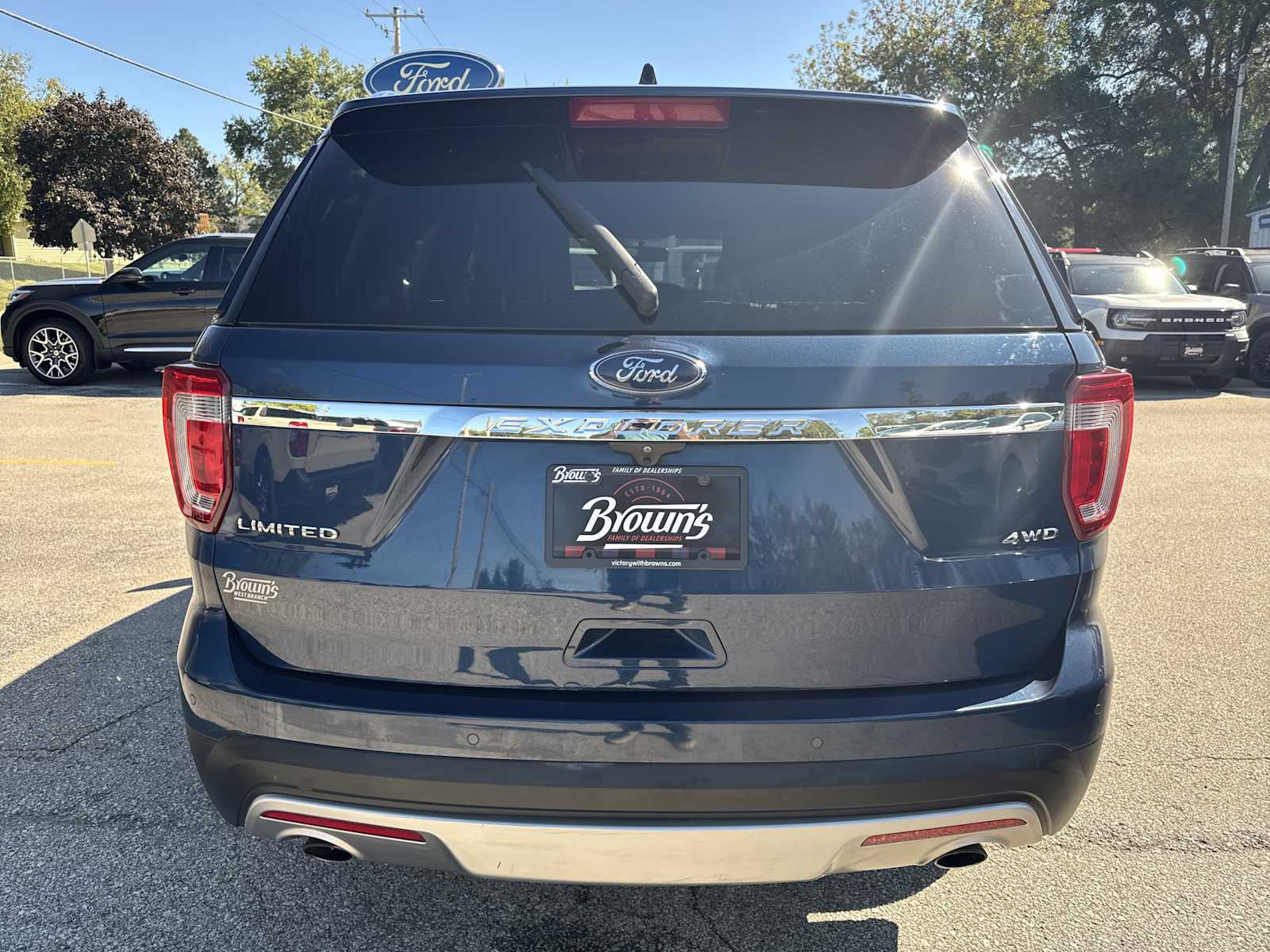 2017 Ford Explorer Limited photo 2