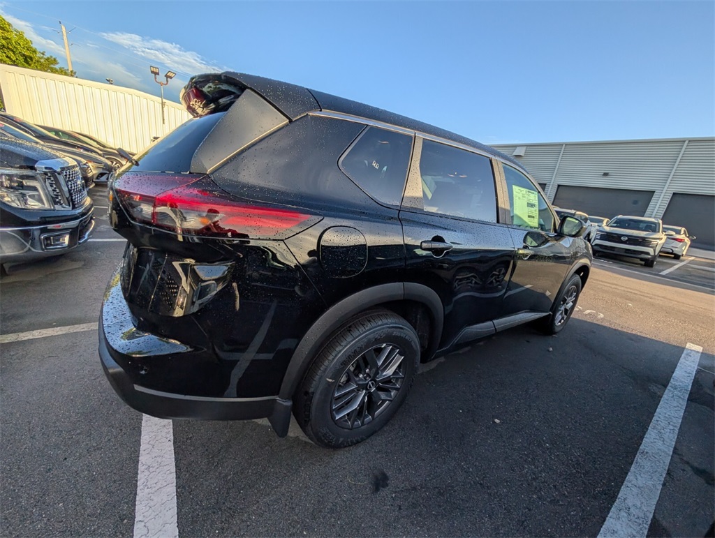 2025 Nissan Rogue S photo 12