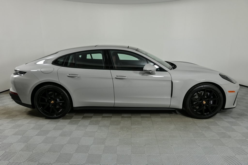 2025 Porsche Panamera Base photo 23