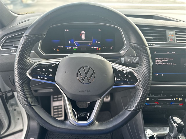 2023 Volkswagen Tiguan SE R-Line Black photo 12