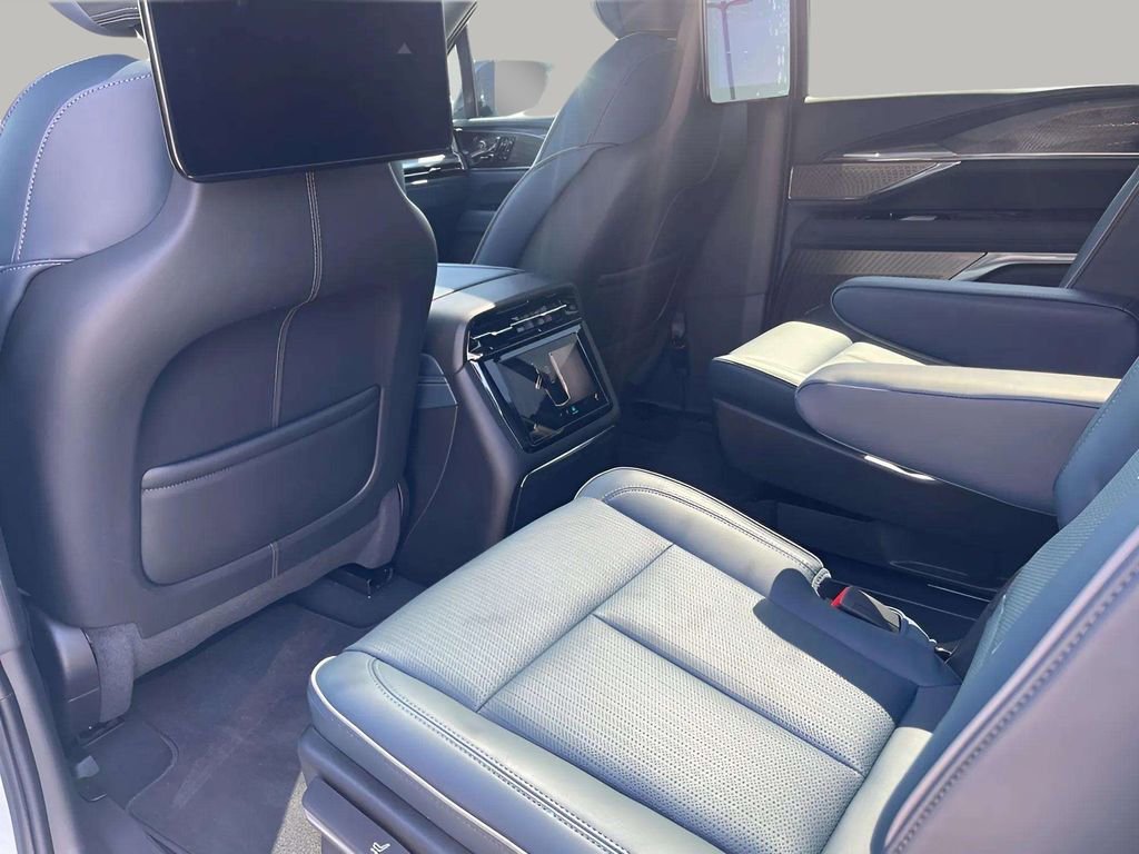 2025 Cadillac Escalade IQ Sport photo 16