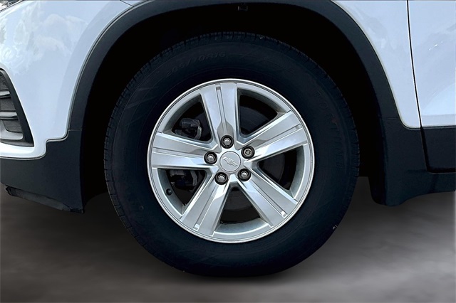 2020 Chevrolet Trax LS photo 9