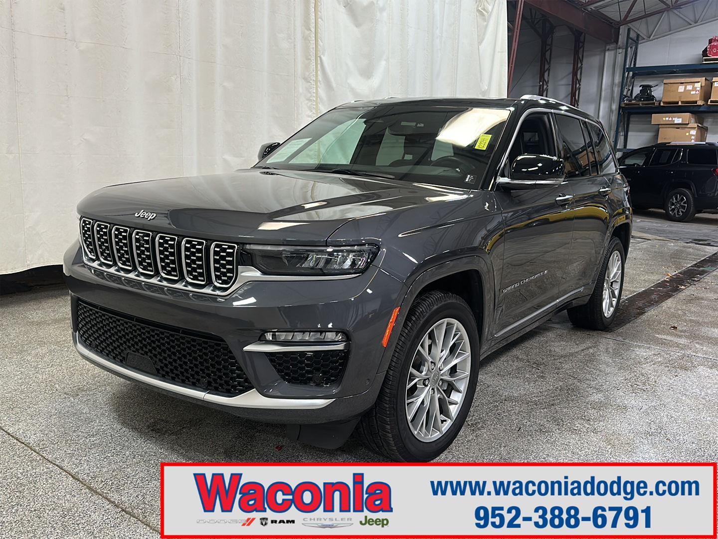 2022 Jeep Grand Cherokee Summit's photo