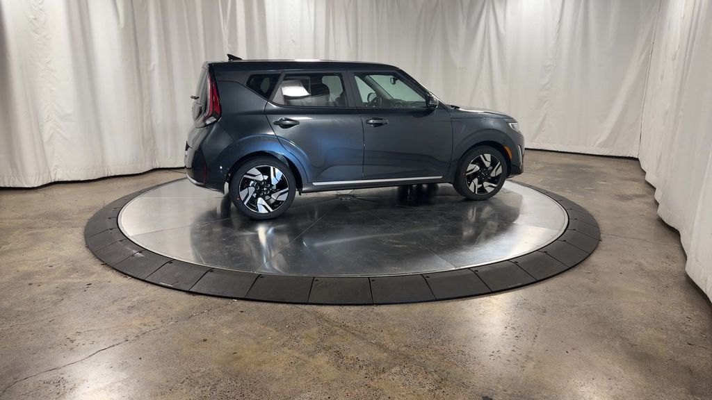 2025 Kia Soul GT-Line photo 2