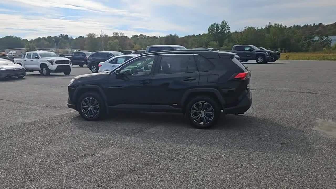 2023 Toyota RAV4 Hybrid XLE Premium photo 4