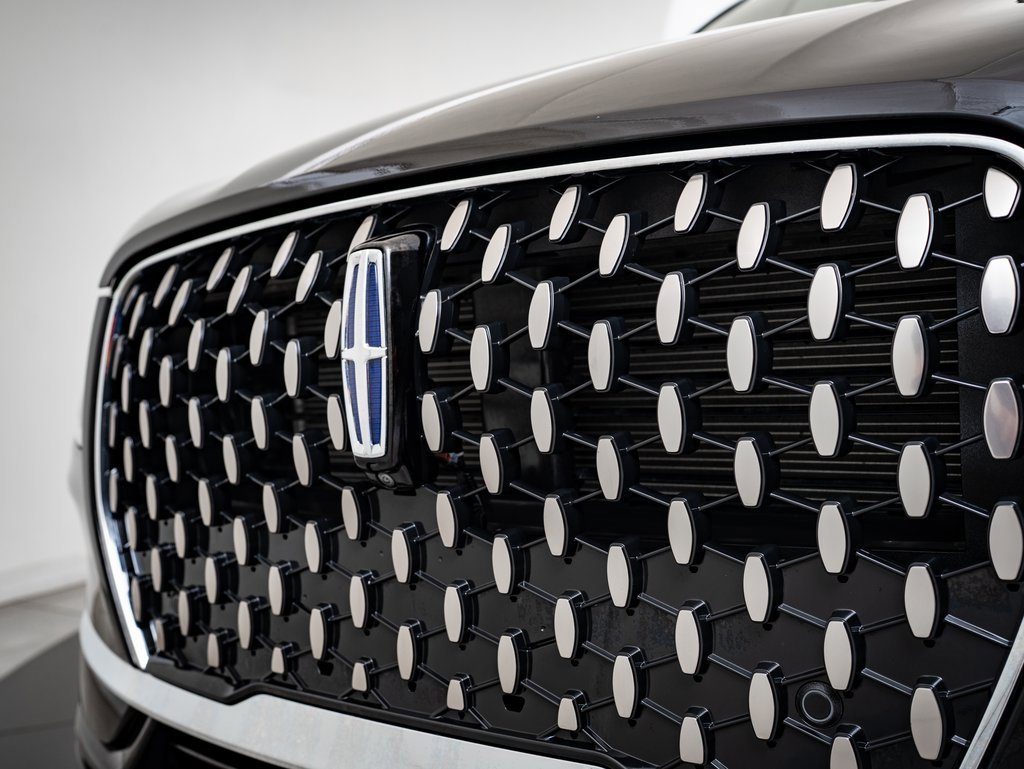 2024 Lincoln Corsair Grand Touring photo 3