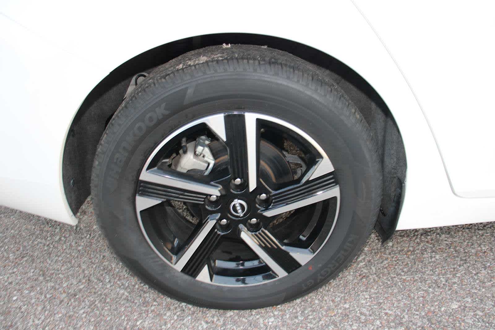 2024 Nissan Sentra SV photo 10