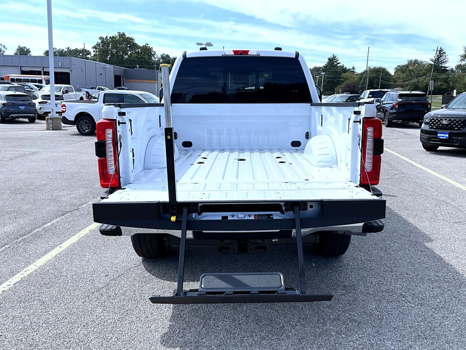 2026 Ford F-350 photo 9