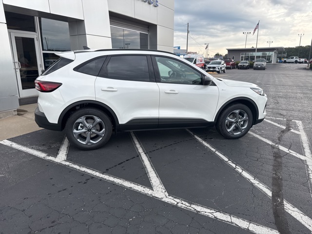 2025 Ford Escape ST-Line photo 7