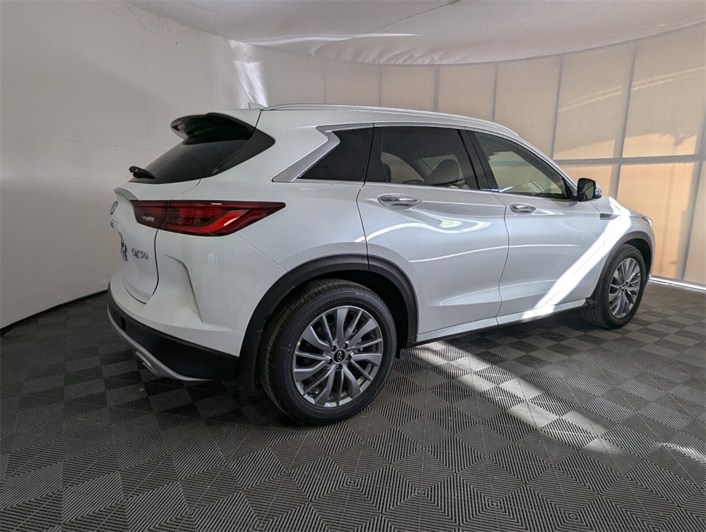 2025 Infiniti QX50 Luxe AWD photo 10