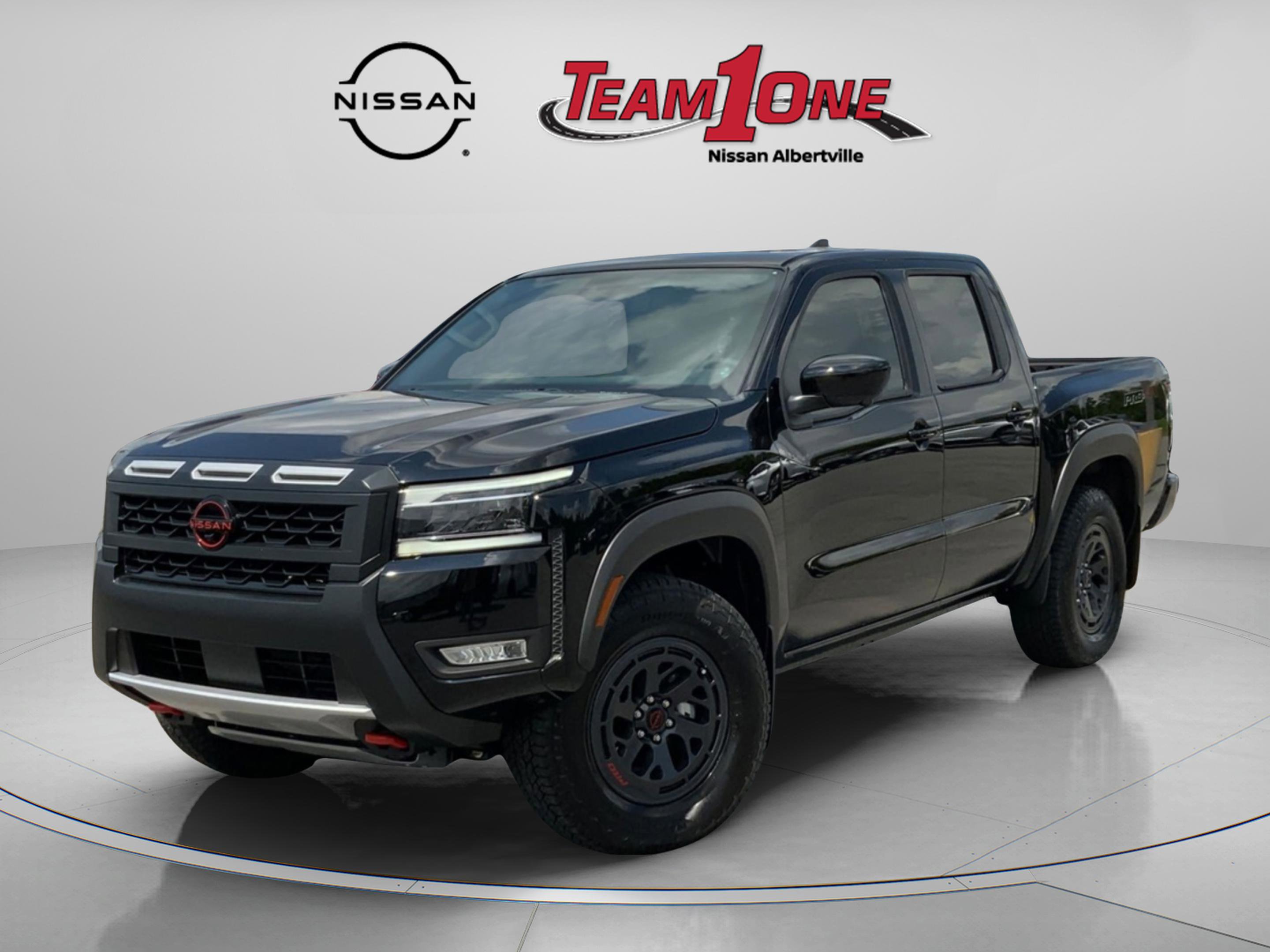 2025 Nissan Frontier Crew Cab PRO-4X photo 2