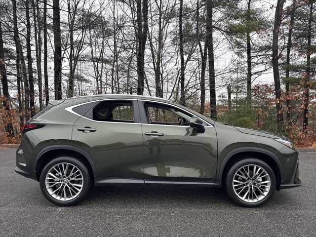 2026 Lexus NX 350 Premium photo 2